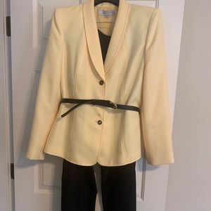NWOT Tahari Pant Suit with Belt Accent